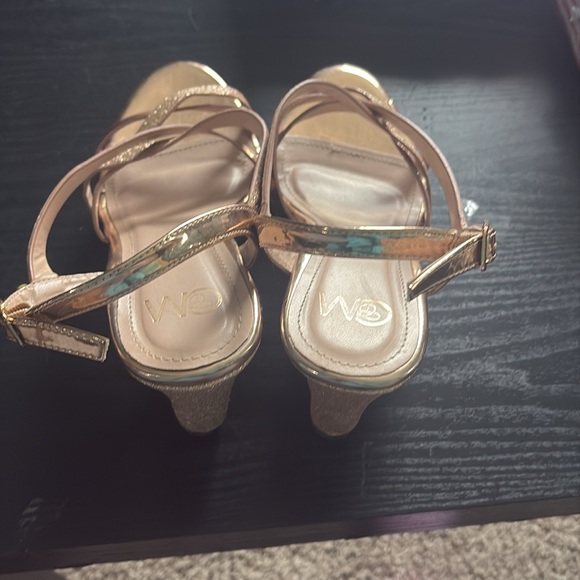 Heels - Picture 4 of 4